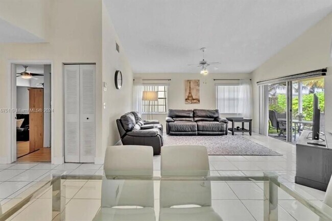 Foto del edificio - 12265 NW 32nd Manor