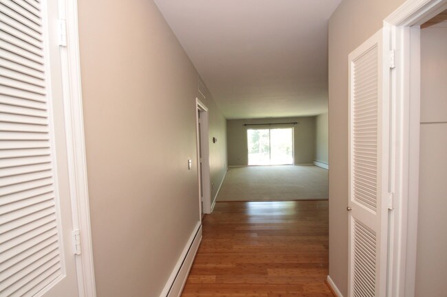 Foto del edificio - 2311 Wealthy St SE