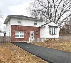 Building Photo - 143 Delaware Ave