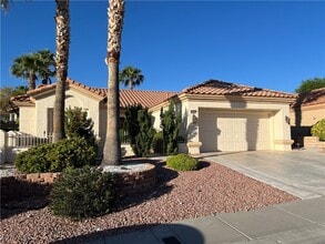 Building Photo - 10041 Woodhouse Dr