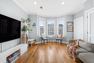 Building Photo - 165 Thorne St