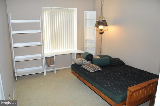 Building Photo - 5200 Hilltop Dr