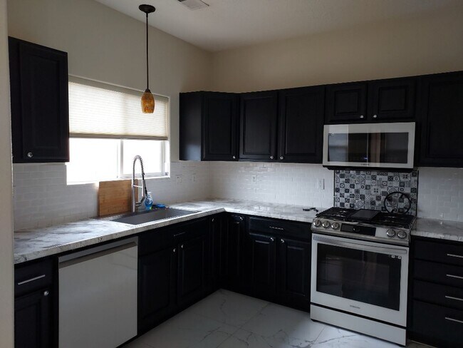 Foto del edificio - 13604 Mountain W Ct SE