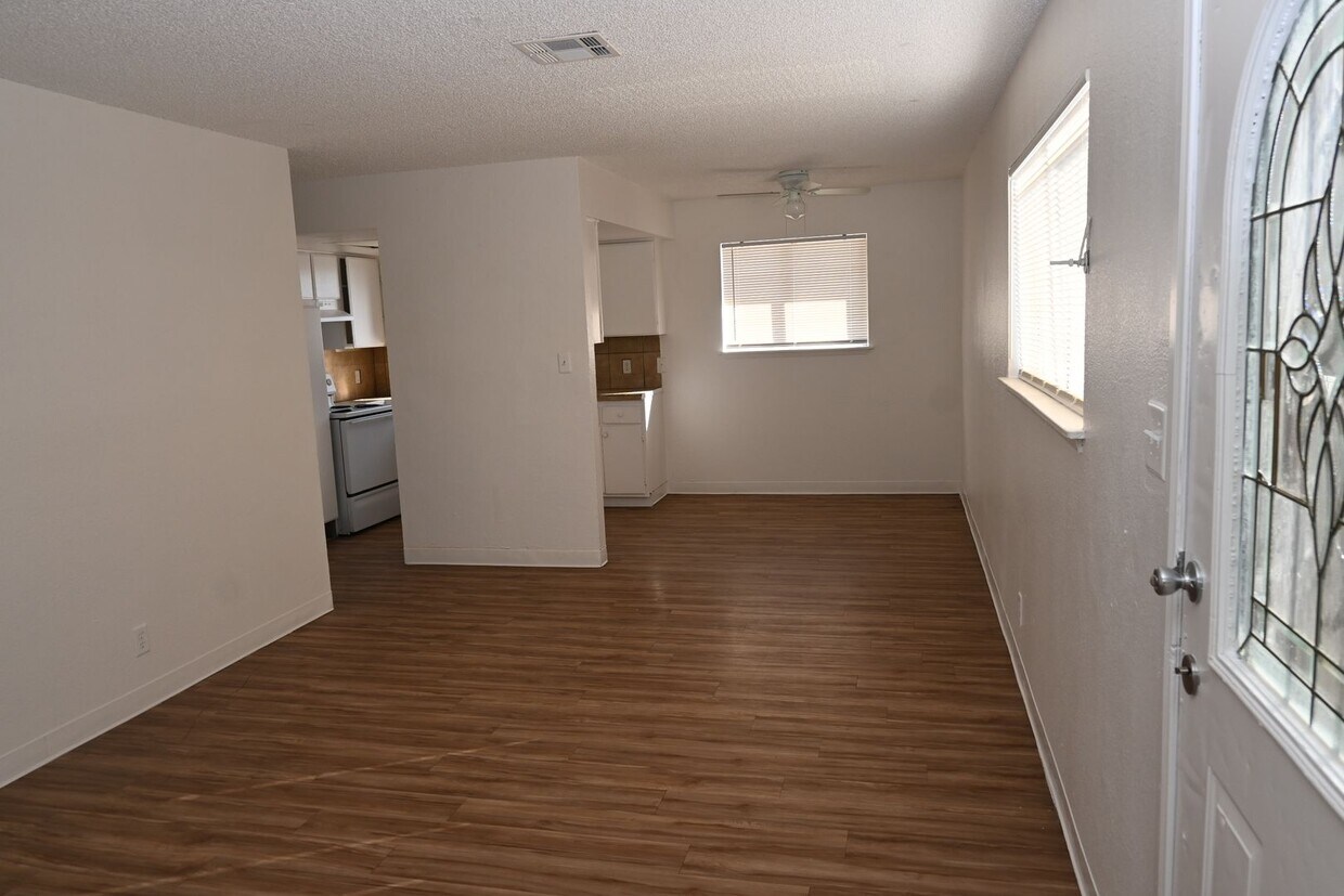 Primary Photo - 2 Bedroom Apartment - Downtown Las Vegas -...