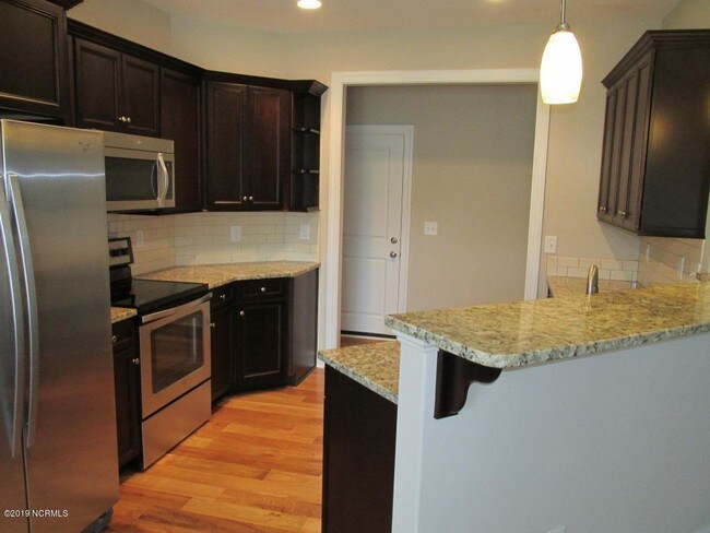 Building Photo - 411 Ardan Oaks Cir