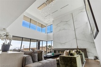 Building Photo - 804 Dragons Eye Dr