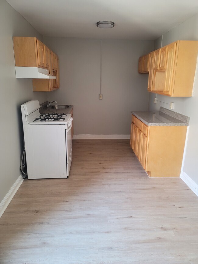 Building Photo - 399 Highland Ave