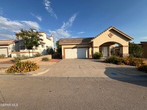 Building Photo - 6700 Hermoso Del Sol Dr