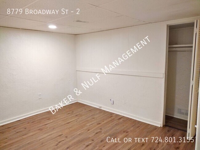 Foto del edificio - 8779 Broadway St