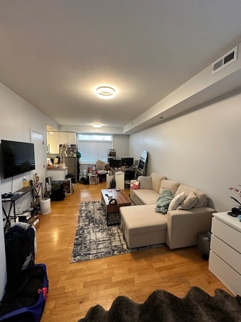 Foto del edificio - 680 N Green St