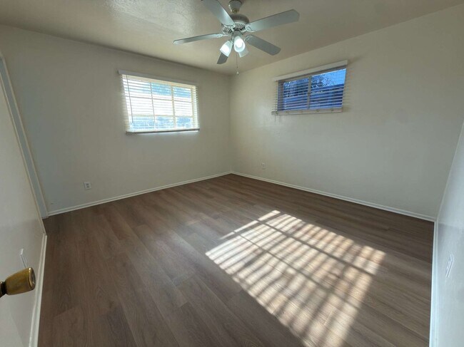 Building Photo - 7010 N 34th Ave