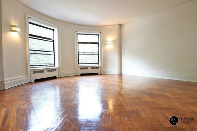 Building Photo - 84 Riverside Drive