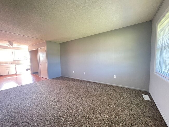 Foto del edificio - 5364 S Hutchinson Ave