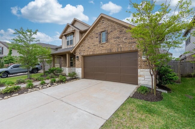 Building Photo - 16611 Highland Country Dr
