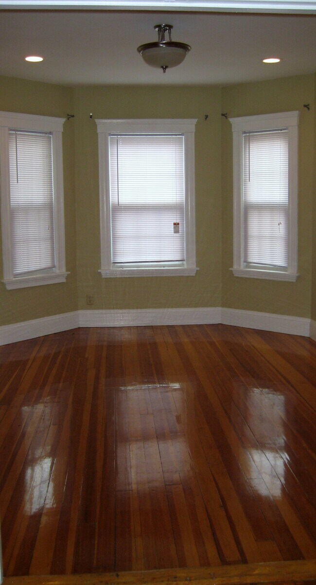 Living Room - 11 Saint Marks Rd