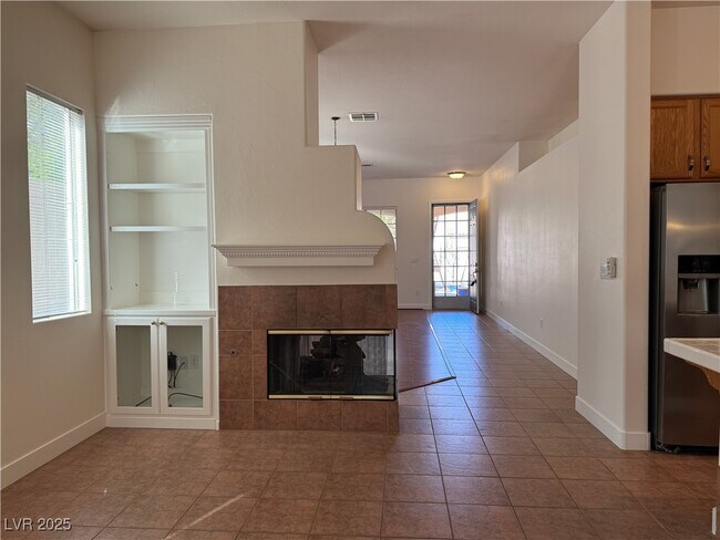 Building Photo - 10137 Crest Brook Pl