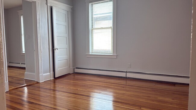 Foto del edificio - 464 Wethersfield Ave