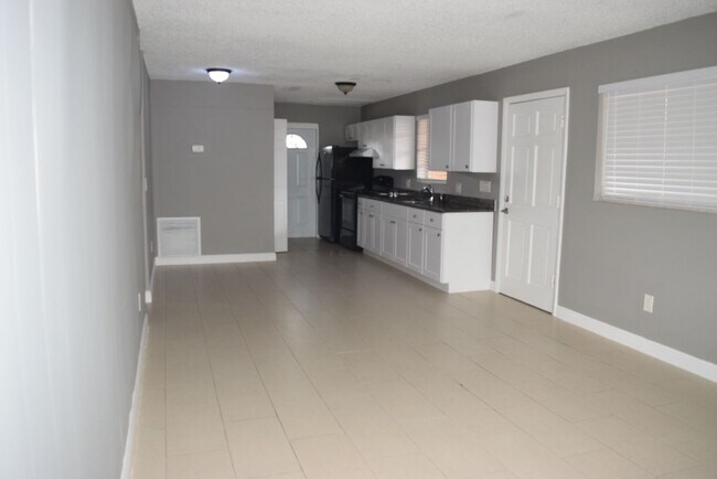 Foto del edificio - 3094 SE Clayton St