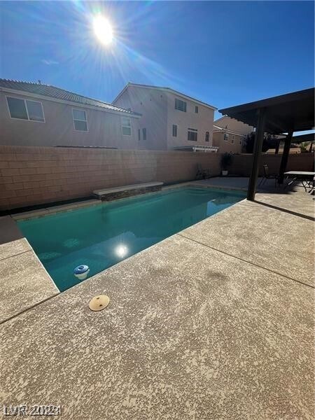 Foto del edificio - 5383 Tulip Hill Ave