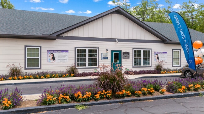 Leasing Office - Reserve at 2070