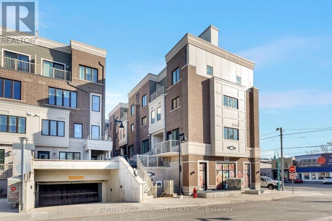 Photo du bâtiment - 3580 Lake Shore Blvd W