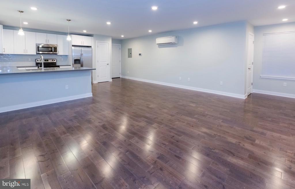 Foto principal - 1228-32 W College Ave