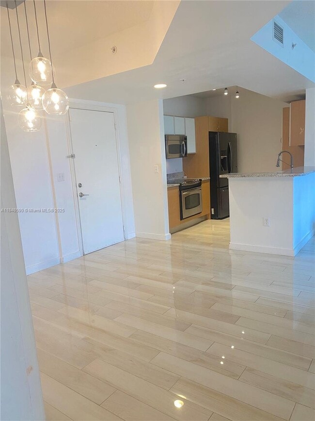 Building Photo - 2 bedroom in Aventura FL 33180