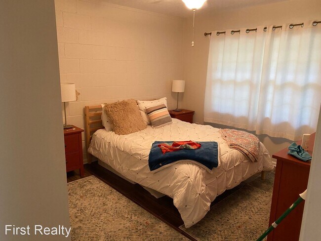 Foto del edificio - 2 br, 1 bath House - 540 Godfrey Lane