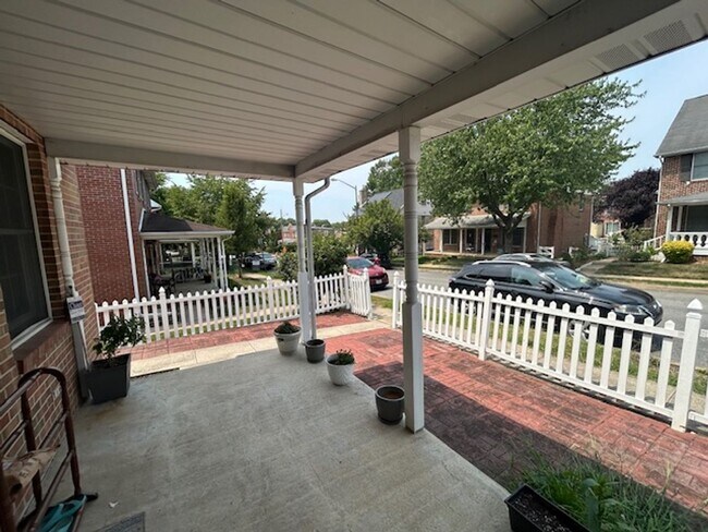 Building Photo - 3 Bedroom 1.5 Bathroom Available in Lancaster