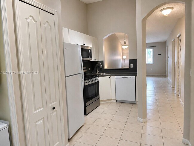Foto del edificio - 2151 NW 77th Way