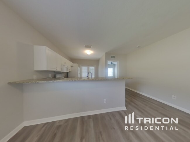 Building Photo - 3625 16th St Ct E