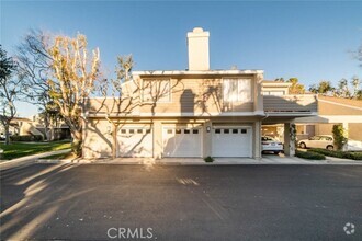 Building Photo - 402 Deerfield Ave