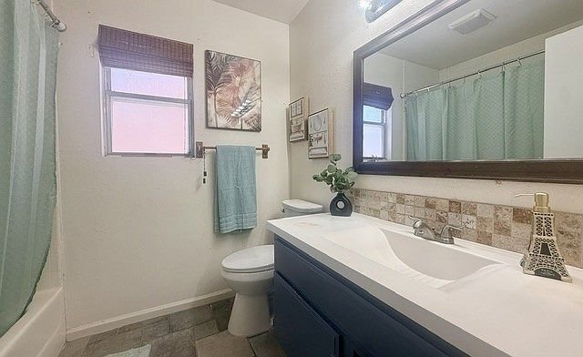 Building Photo - 2860 Juniper Dr