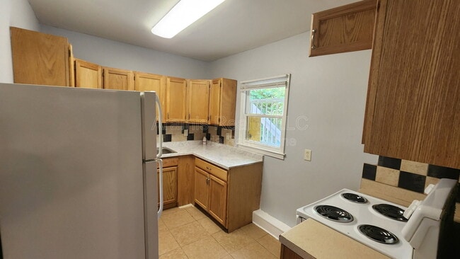 Building Photo - 2284 Alvin Dr NW