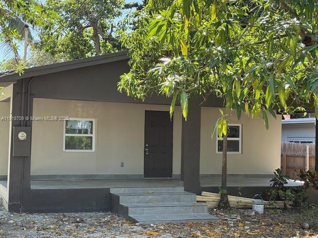 Foto principal - 328 NE 57th St