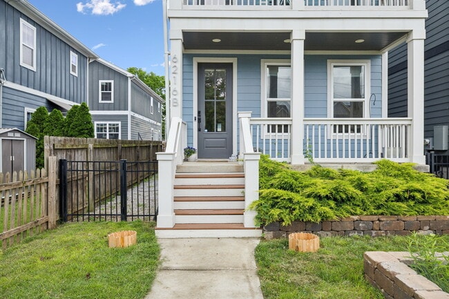 Foto del edificio - 6216B California Ave