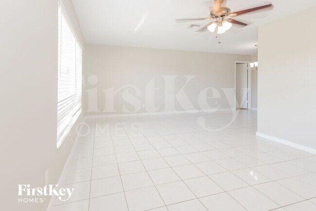 Building Photo - 134 Alcazar St