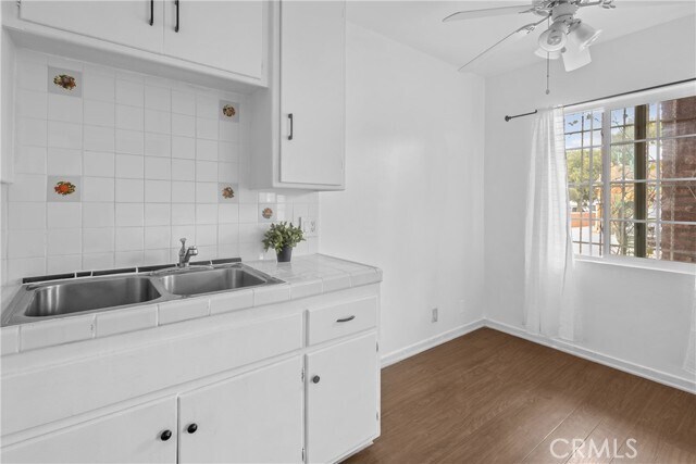 Foto del edificio - 330 W Laurel St