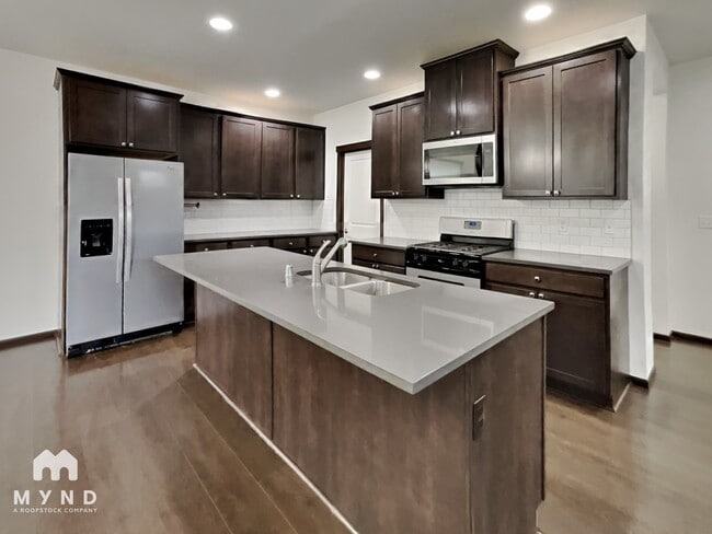 Foto del edificio - 2753 S 124th Ln