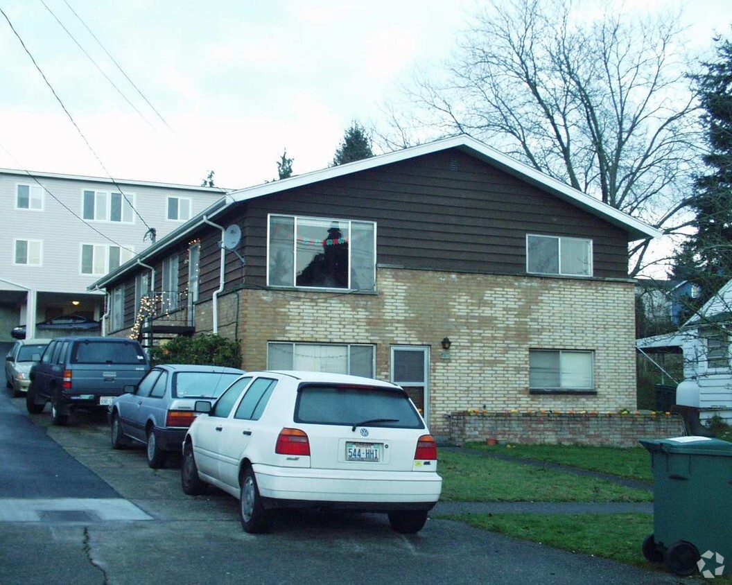 Primary View - 9305 Linden Ave N