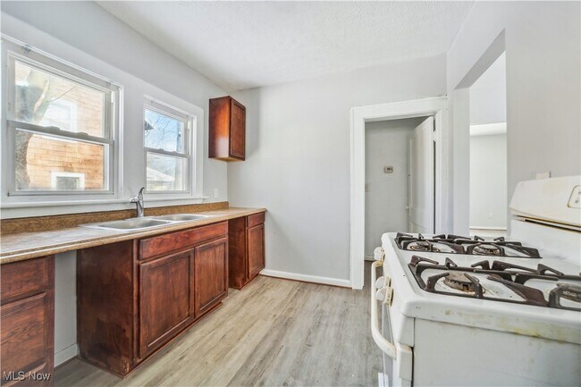 Foto del edificio - 702 Grace Ave