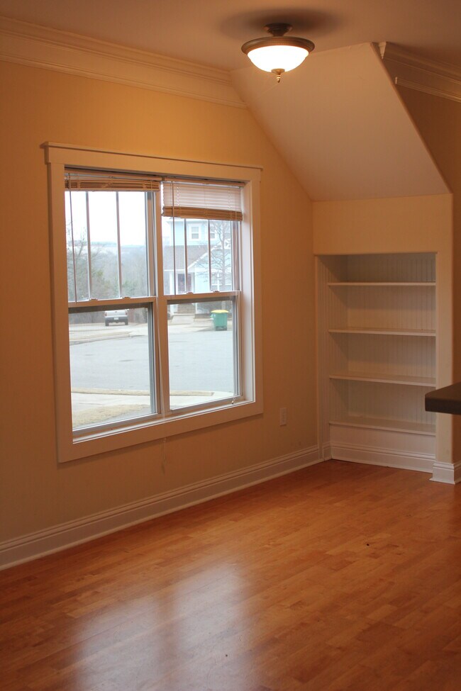 Foto del edificio - 2160 Lakeside Dr