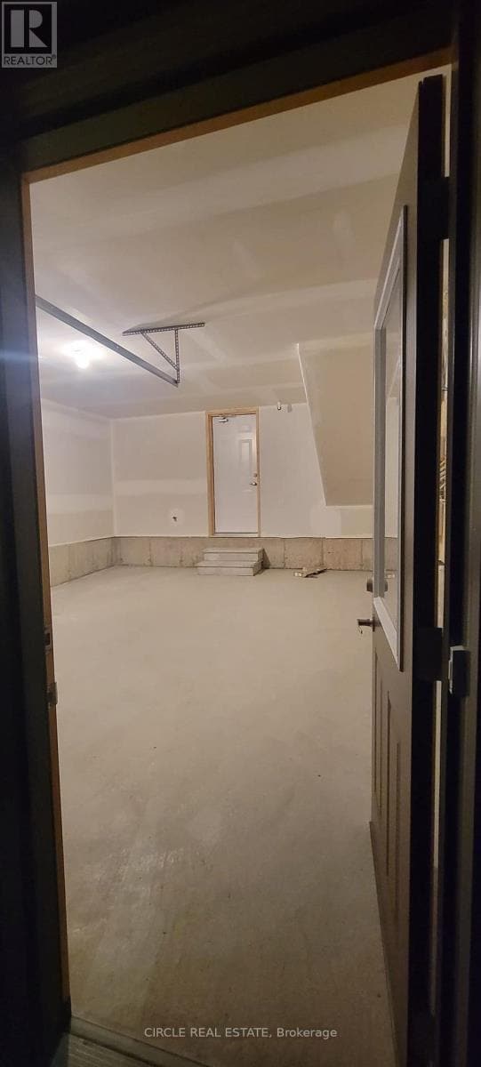 Building Photo - 21 Lilac Ln