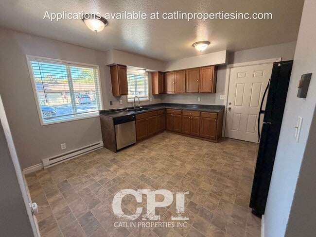 Building Photo - 120 Dillion Dr
