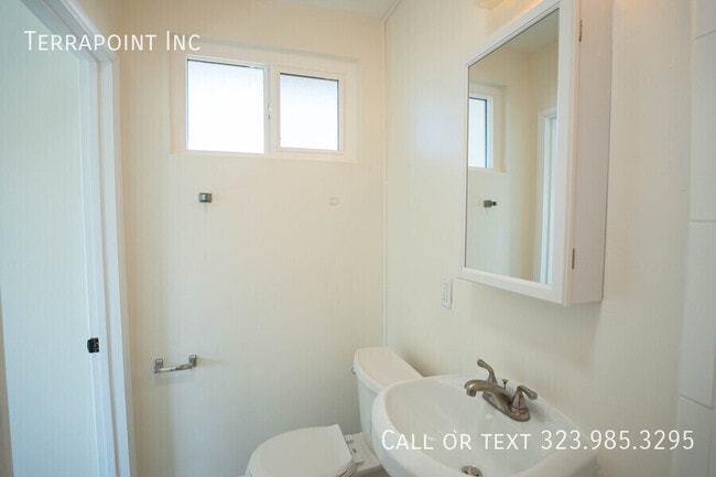 Building Photo - 825 W 167th St