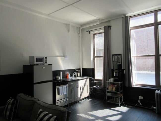 Foto del edificio - 245 W North Ave