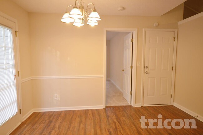 Foto del edificio - 1206 Catalina Pkwy