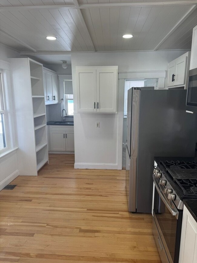 Building Photo - 2-4 Harding St