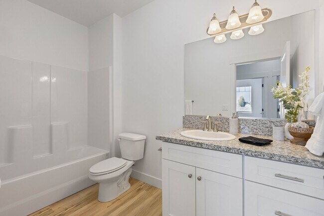 Foto del edificio - $500 off March rent. When you SIGN and MOVE IN, in March!!!!New St. Anthony Townhome with Unfinis...