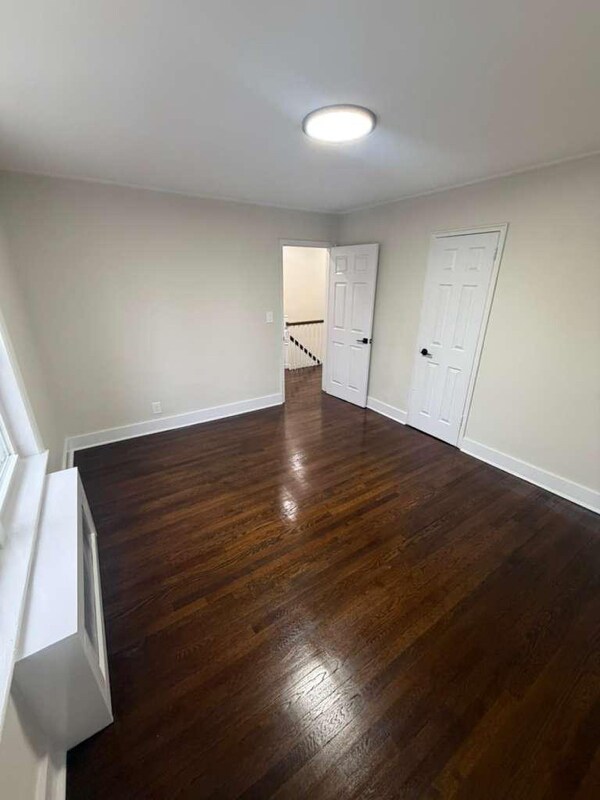 Foto del edificio - 676 Park Ave